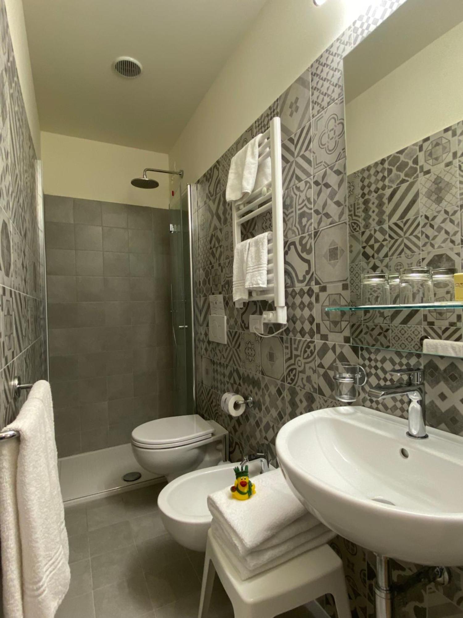 Hotel Eletto Sanremo Bilik gambar